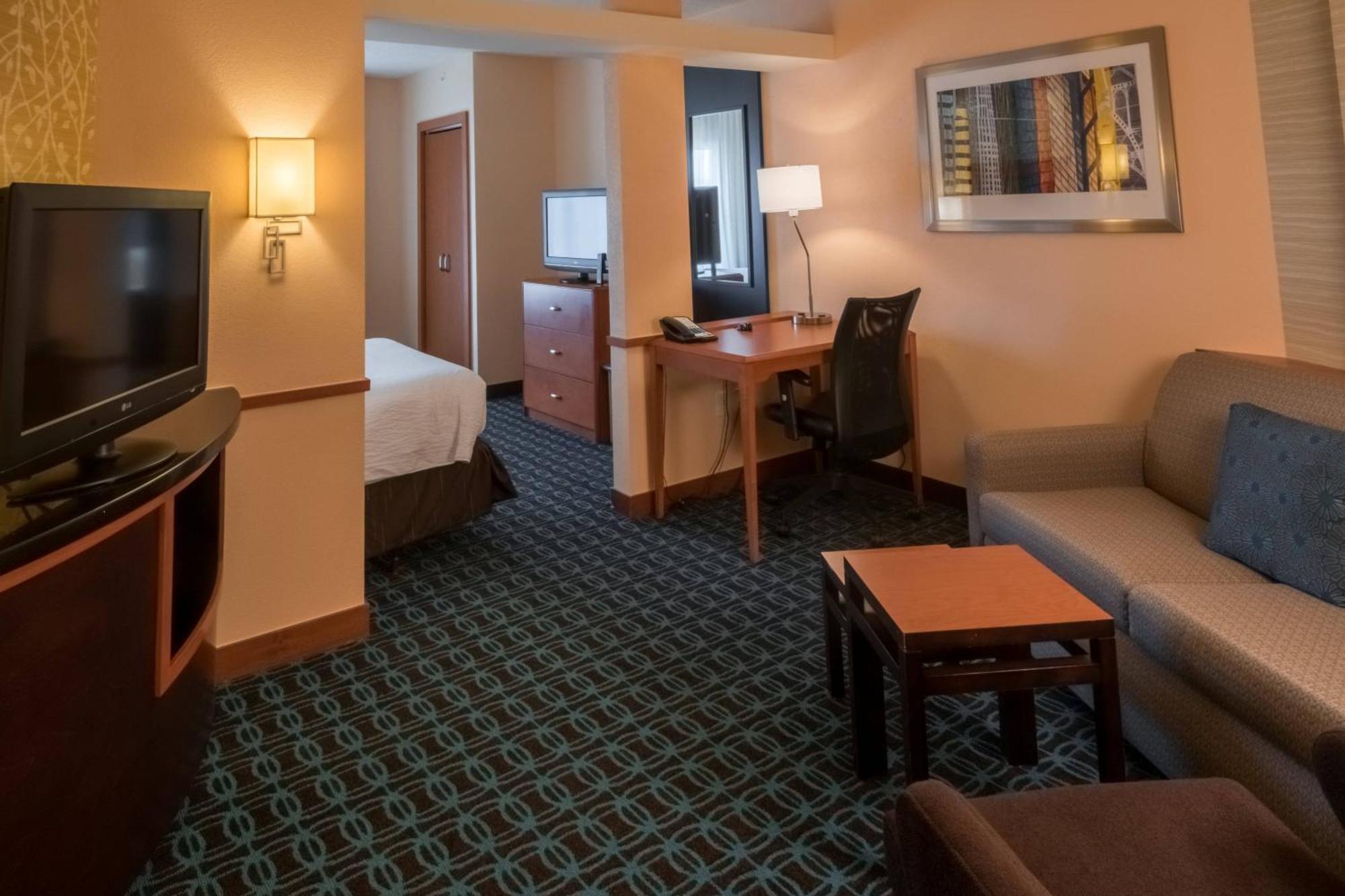 Fairfield Inn & Suites Кенет Скуеър Екстериор снимка