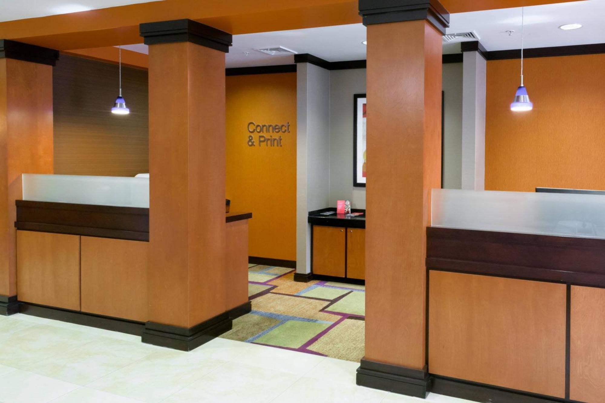 Fairfield Inn & Suites Кенет Скуеър Екстериор снимка