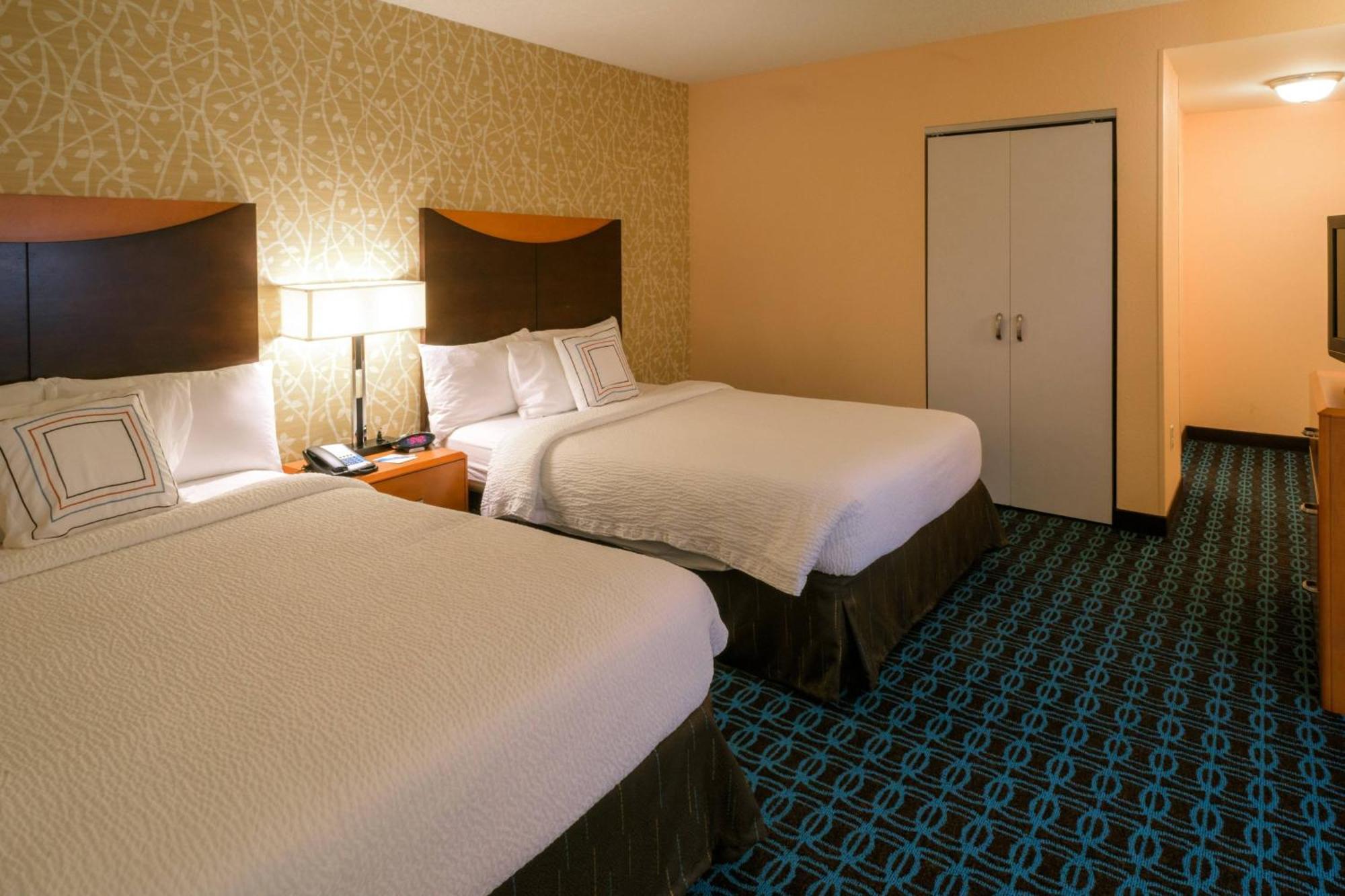 Fairfield Inn & Suites Кенет Скуеър Екстериор снимка