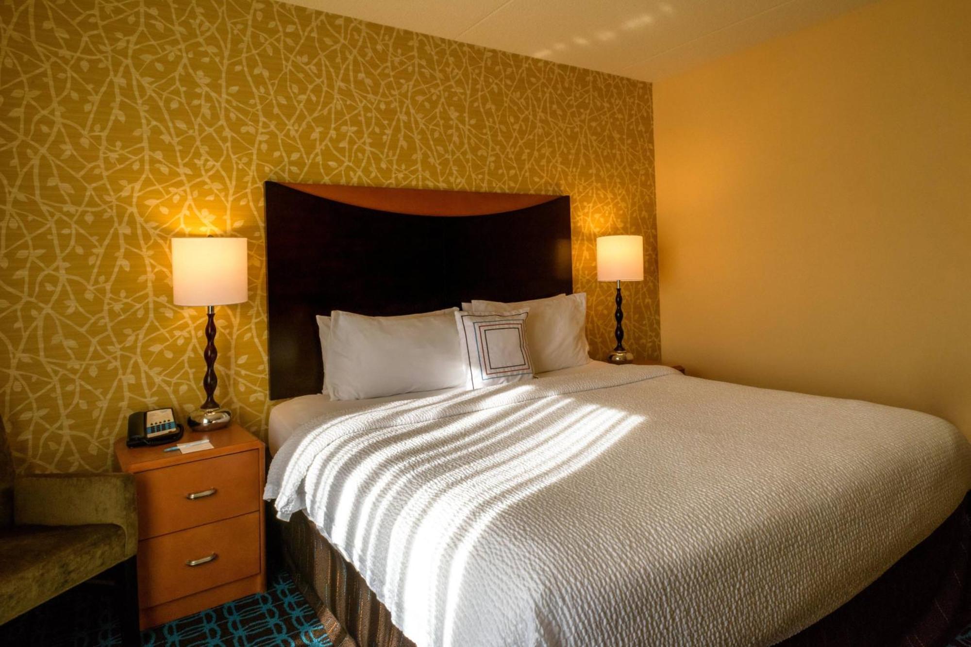 Fairfield Inn & Suites Кенет Скуеър Екстериор снимка