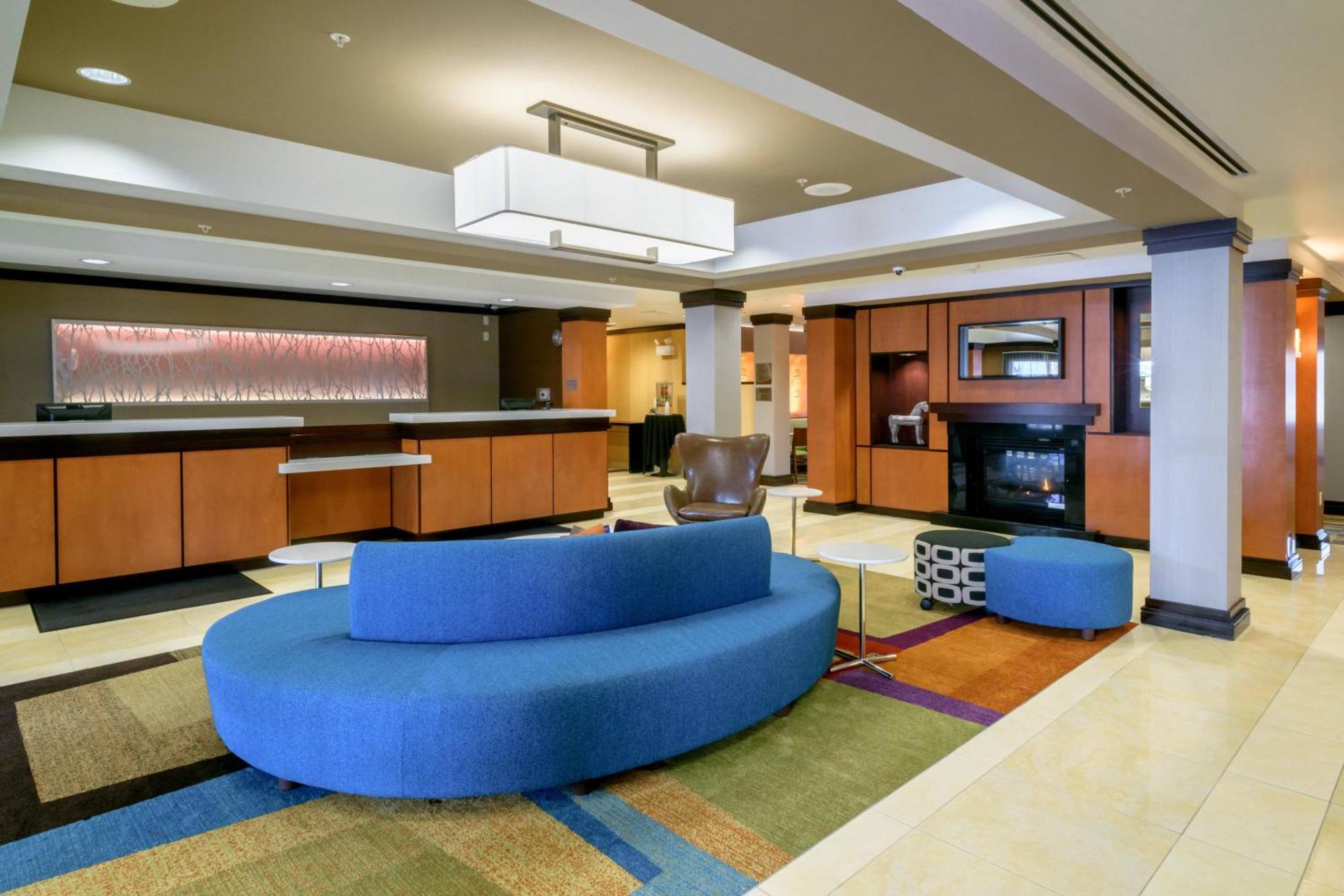 Fairfield Inn & Suites Кенет Скуеър Екстериор снимка